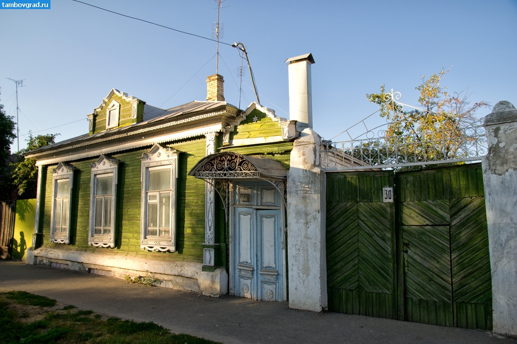 Моршанск. Старый деревянный дом на улице Красной в Моршанске
