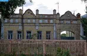 Дом с аркой в Пичаево