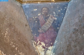 Остатки настенной росписи в Казанской церкви в селе Глуховка