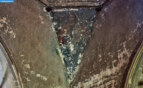 Остатки настенной росписи в Казанском храме в Глуховке