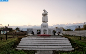 Мемориал павшим героям в селе Верхнеспасское