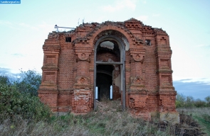 Развалины церкви в селе Преображенье