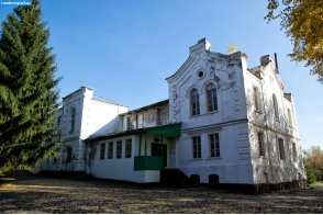 Школа в Софьинке, бывший дом помещика Маркова