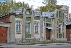 Современный Тамбов. Дом в стиле модерн на улице Комсомольской в Тамбове