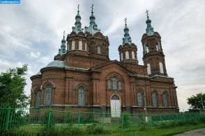 Вид на церковь Архангела Михаила в Мордово