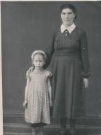 Севостьянова (Худякова) Марина Николаевна с внучкой Валентиной
