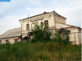 Здание бывшего магазина культтоваров в Кулеватово