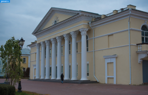 Здание бывшего кинотеатра "Родина" в Тамбове