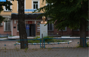 Памятник Феликсу Дзержинскому у отдела полиции в Темникове