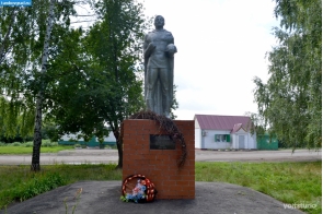 Памятник погибшим землякам в селе Шульгино