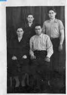 Сестра Лапина Михаила Васильевича с мужем и детьми:Нина и Борис