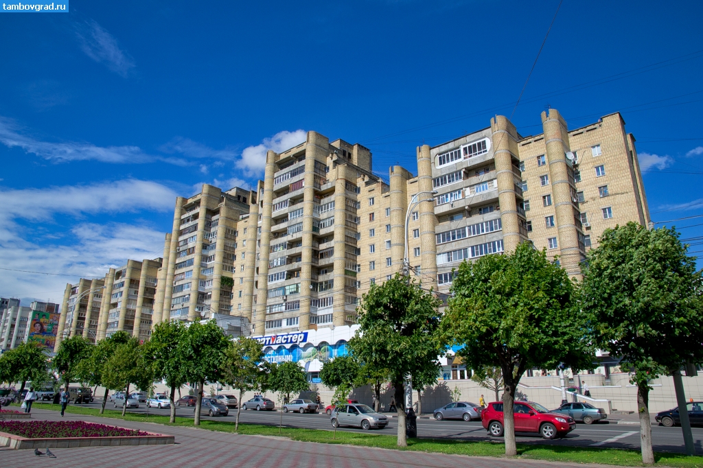 Современный Тамбов. Многоэтажка на улице Советской в Тамбове