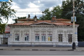 Современный Тамбов. Дом на перекрёстке улиц Советская и Лермонтовская в Тамбове