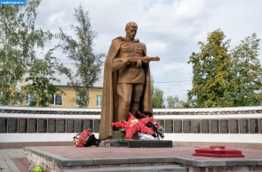 Сосновский район. Памятник солдату в Сосновке