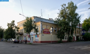 Дом на перекрёстке улиц Коммунистической и Советской в Мичуринске