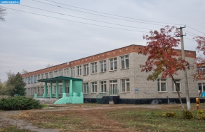 Инжавинский район. Школа в посёлке Землянский