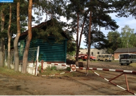 Сторожка у технических корпусов и гаражей бывшего училища в посёлке Георгиевский