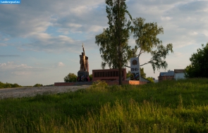 Военный мемориал в посёлке Заводской