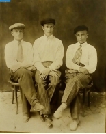 три сына слева-направо Василий, Петр, Михаил-Михайловичи
