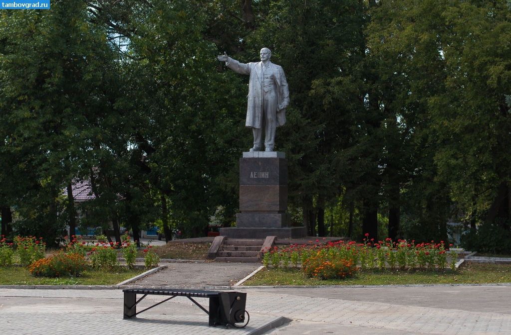 Шацкий уезд. Памятник Ленину в Шацке