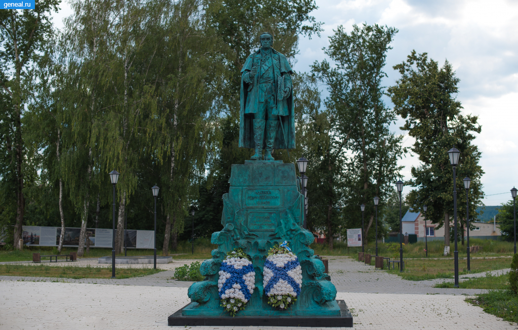 Темниковский уезд. Памятник адмиралу Ф.Ф.Ушакову в Темникове