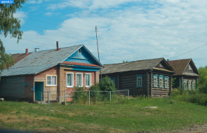 Дома на улице Центральной в селе Ардабьево