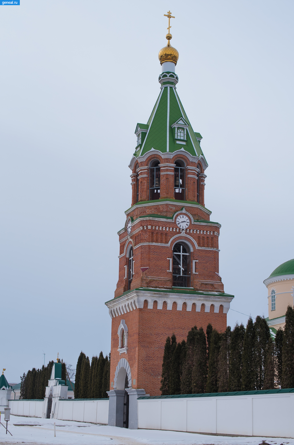 Лебедянский уезд. Надвратная колокольня в Троекуровском монастыре