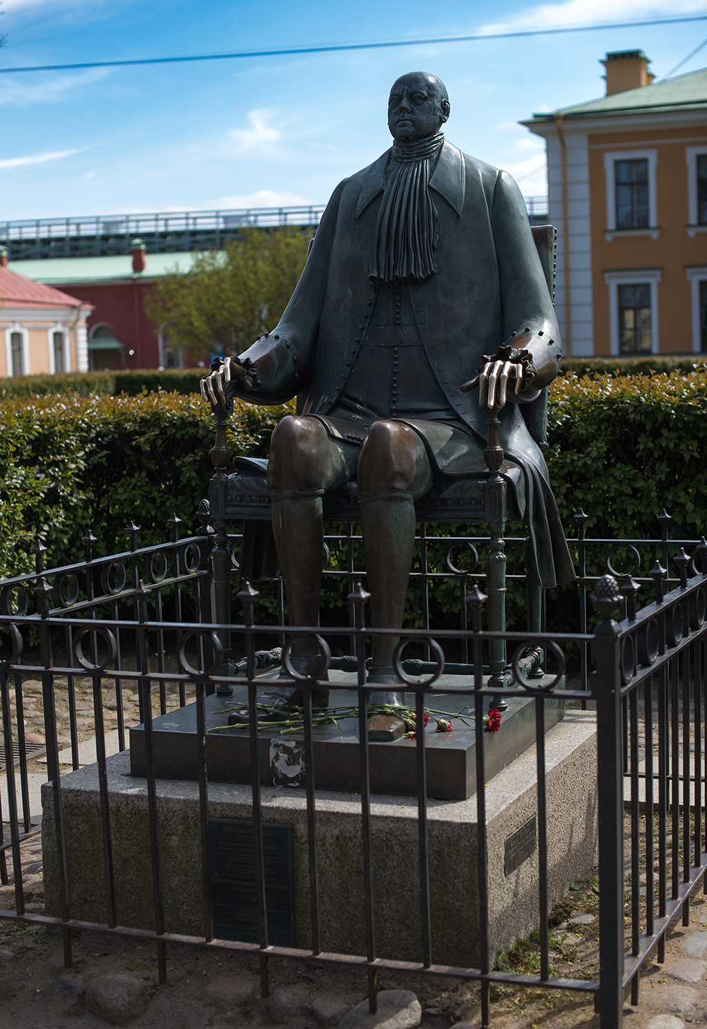 Санкт-Петербургская губерния. Памятник Петр I в Петропавловской крепости Санкт-Петербурга