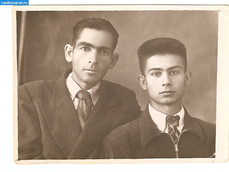 Гореловы. Горелов Евгений Сергеевич и сын его сестры Марии, Александр, июнь 1952 год