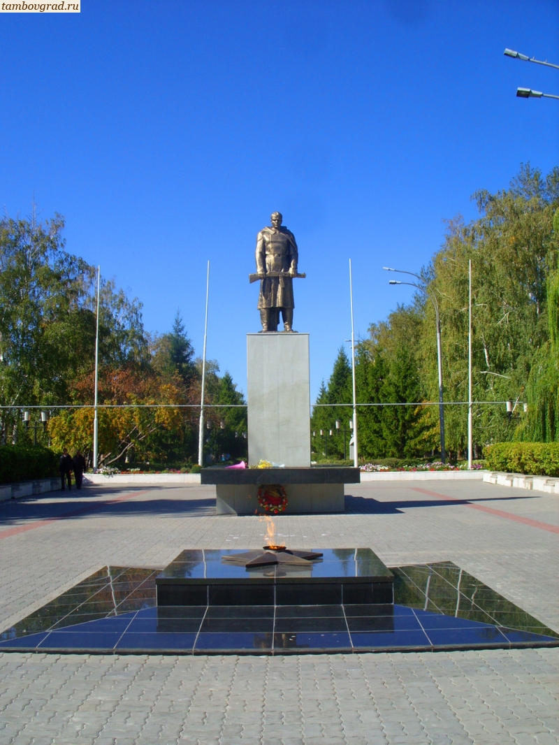 Уварово. Памятник воину в Уварово